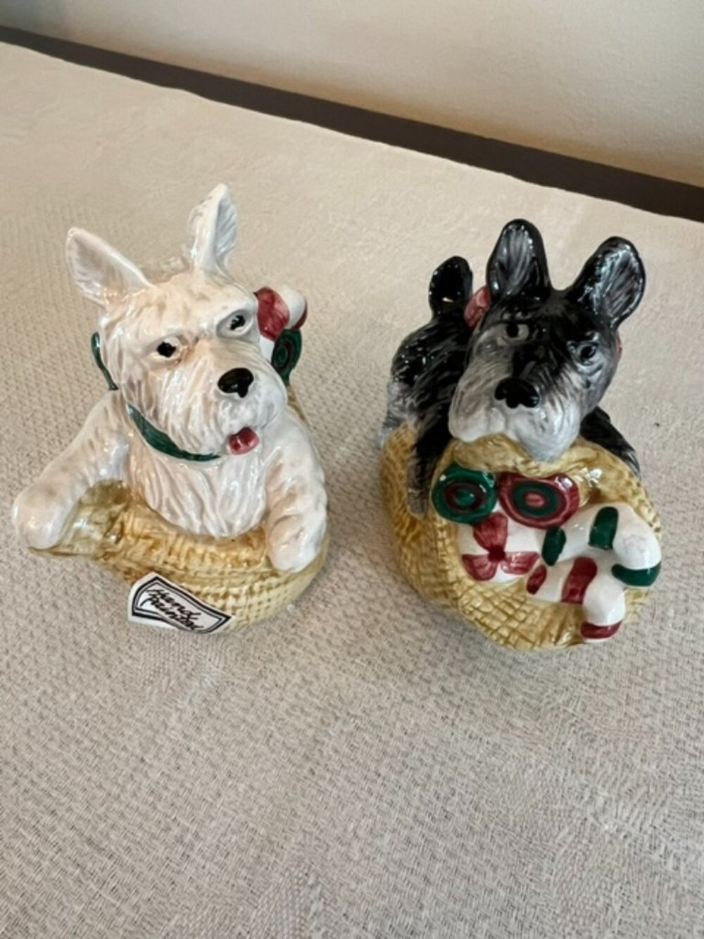 Vtg 1993 OCI Christmas  White Westie Black Scottie Salt Pepper Shaker Set